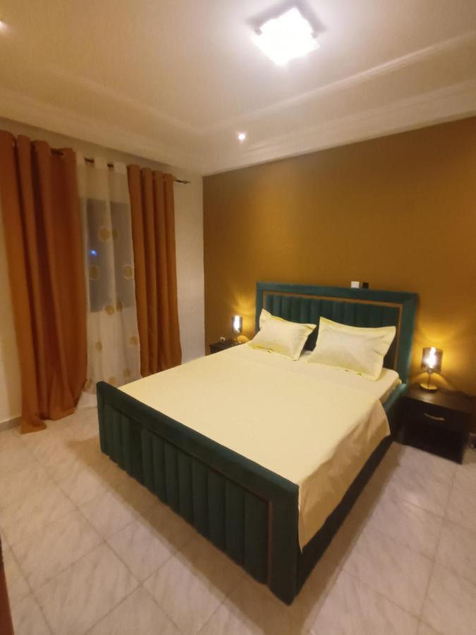 Residence Deluxe Yaounde Exterior photo